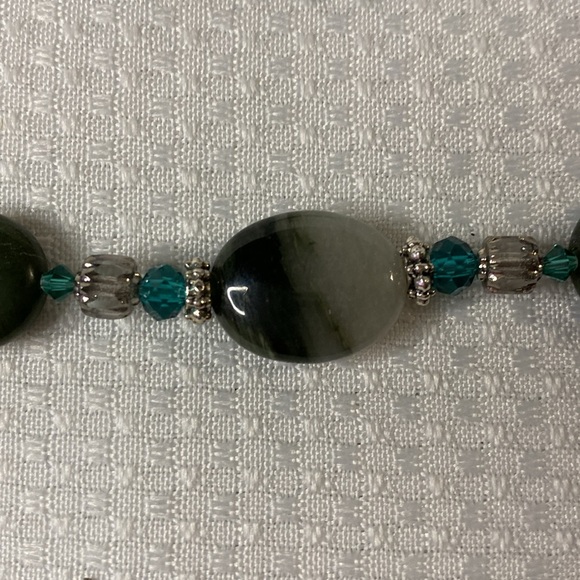 Handcrafted Moss Agate and Serpentine Bracelet and Earring Set - Picture 7 of 7